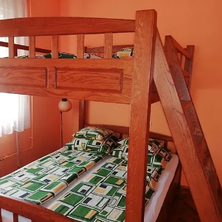 6 Ferohelyes Haz Sajat Steggel, Csonakkal Balatonfenyvesen Vizparti Utcaban Balatonfenyves
